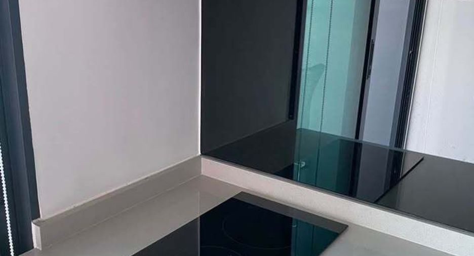 Condo en alquiler de 1 habitaciones en Phra Khanong, Bangkok