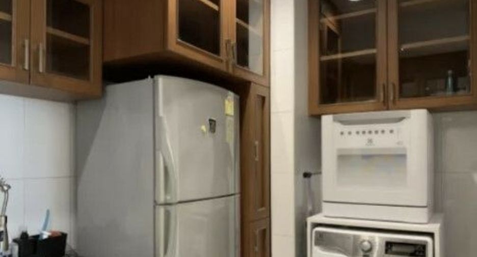For rent 3 ベッドルーム condo in Khlong Toei, Bangkok