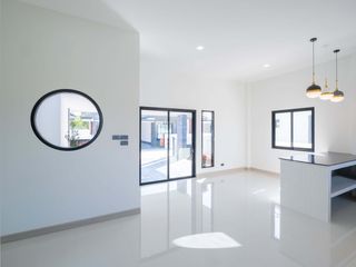 Casa en venta de 3 habitaciones en San Kamphaeng, Chiang Mai