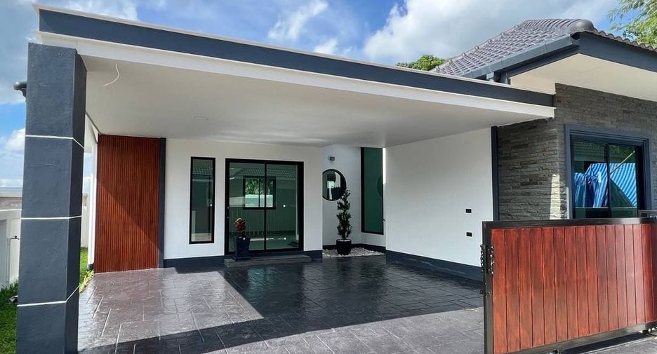 Casa en venta de 3 habitaciones en San Kamphaeng, Chiang Mai