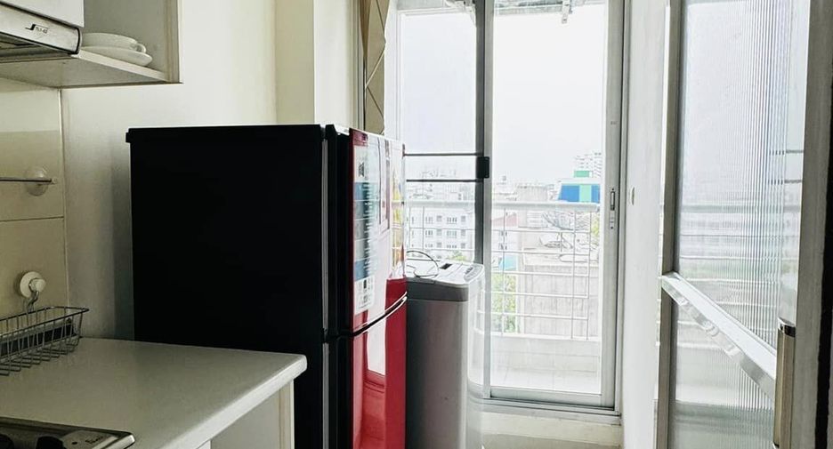 For rent 2 bedrooms condo in Huai Khwang, Bangkok