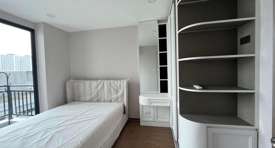 For sale 1 bed condo in Huai Khwang, Bangkok