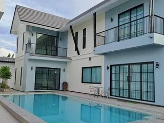 À vendre 5 chambres villa à Bang Lamung, Chonburi
