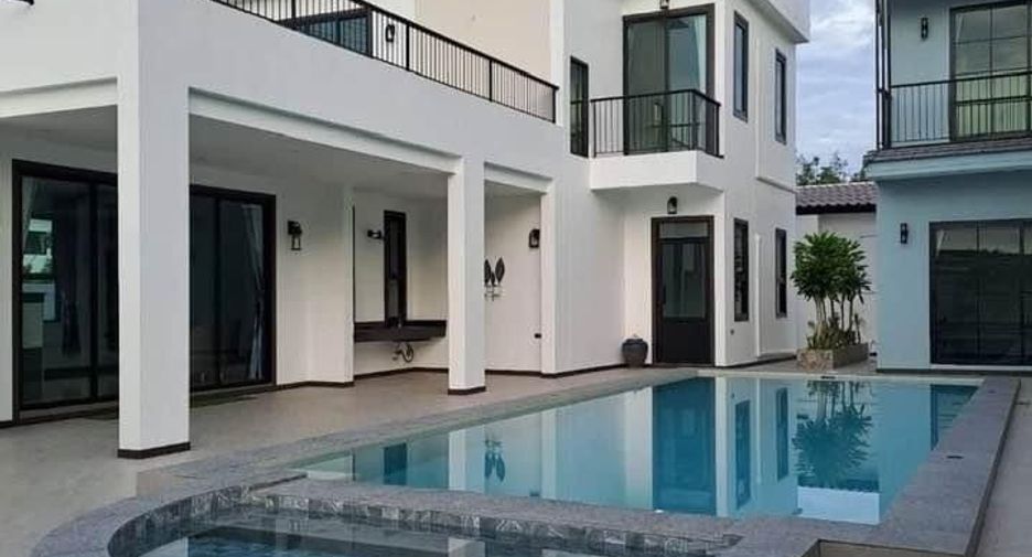 For sale 5 bedrooms villa in Bang Lamung, Chonburi