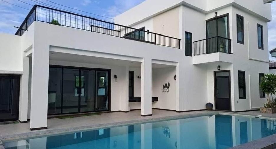 For sale 5 bedrooms villa in Bang Lamung, Chonburi