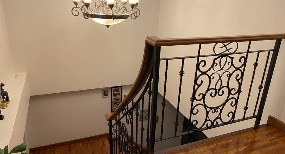 For sale 4 bedrooms house in Hang Dong, Chiang Mai