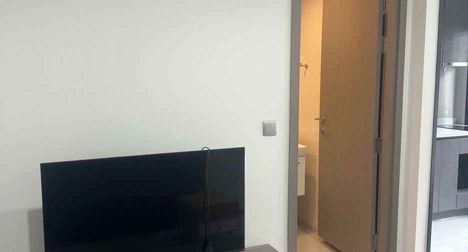 For rent studio condo in Huai Khwang, Bangkok