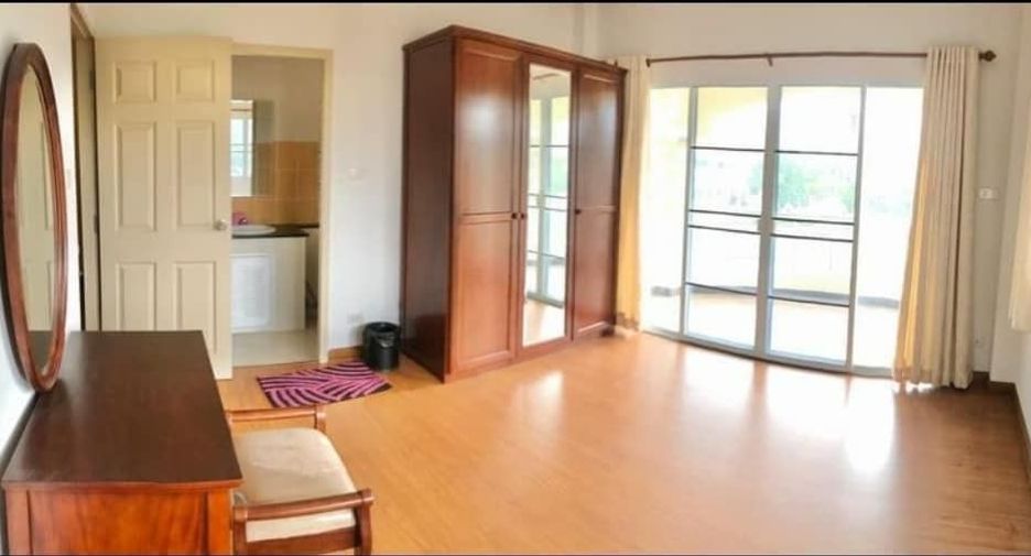 À louer 4 chambres maison à San Kamphaeng, Chiang Mai