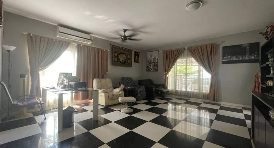 Casa en venta de 7 habitaciones en San Kamphaeng, Chiang Mai