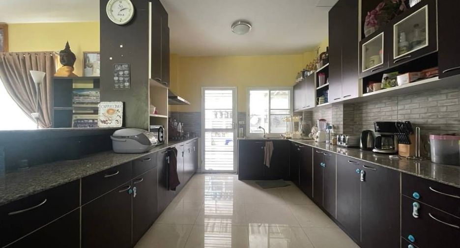 Casa en venta de 7 habitaciones en San Kamphaeng, Chiang Mai