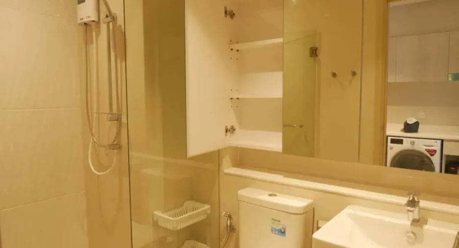 For rent 1 bed condo in Pathum Wan, Bangkok