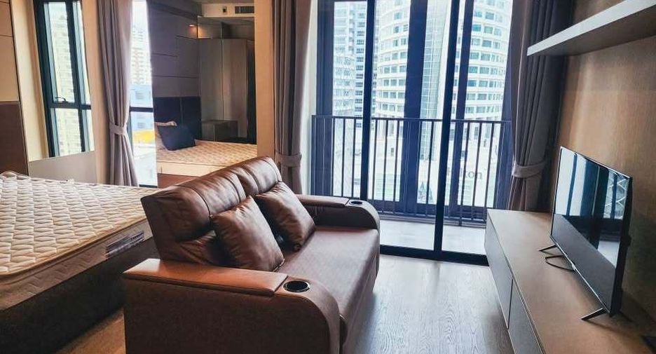 À louer studio condo à Khlong Toei, Bangkok