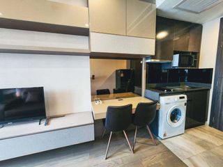 Wohnung zur Miete mit Studio in Khlong Toei, Bangkok
