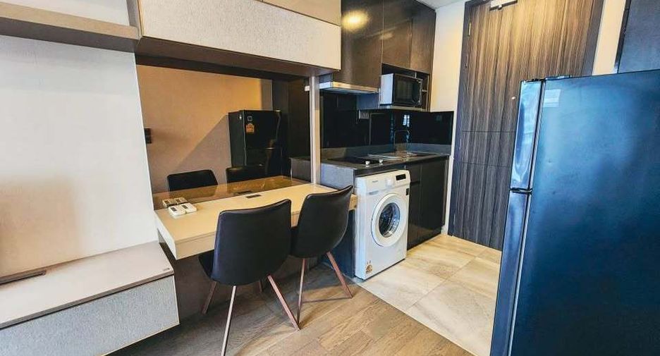 À louer studio condo à Khlong Toei, Bangkok
