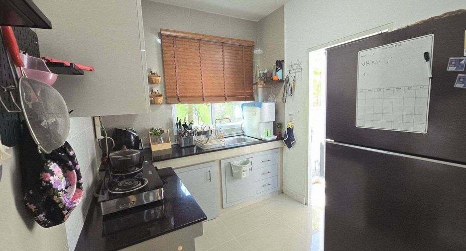 Haus zur Miete mit 4 Zimmer in Mueang Phuket, Phuket