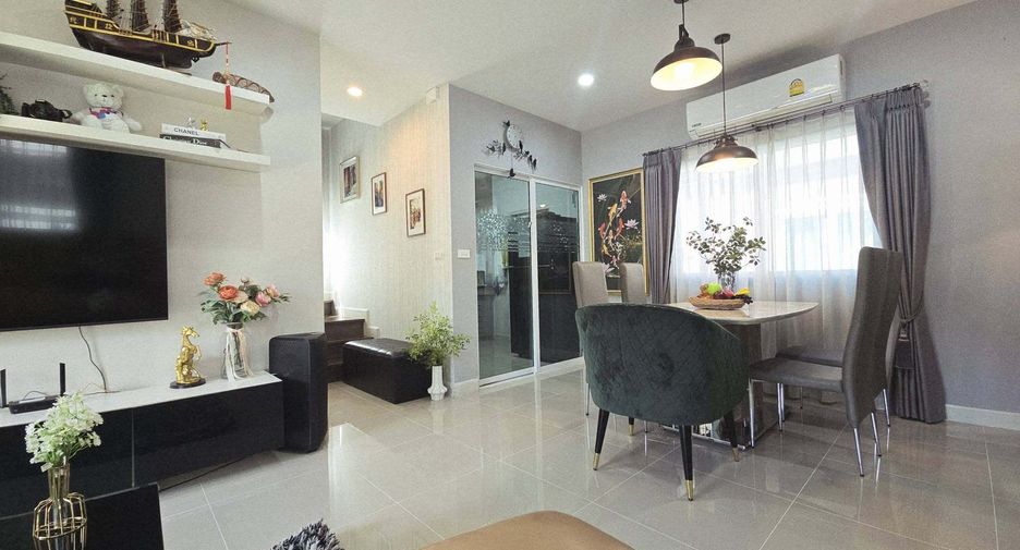 Haus zur Miete mit 4 Zimmer in Mueang Phuket, Phuket