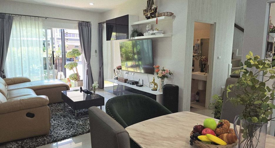 Haus zur Miete mit 4 Zimmer in Mueang Phuket, Phuket