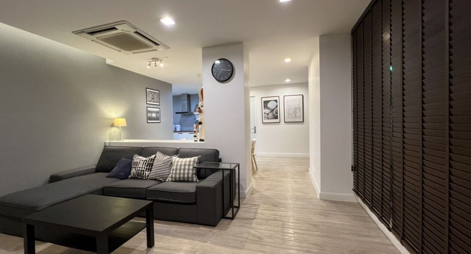For rent 3 bedrooms condo in Khlong Toei, Bangkok