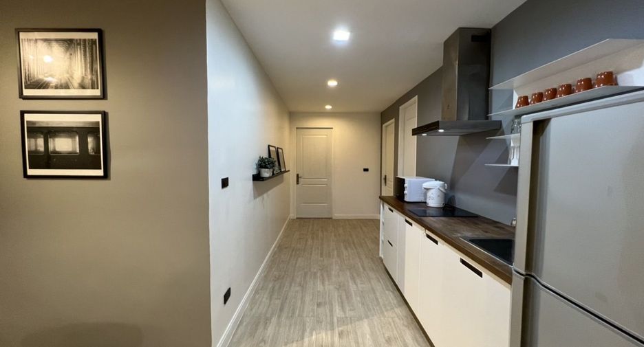 For rent 3 bedrooms condo in Khlong Toei, Bangkok