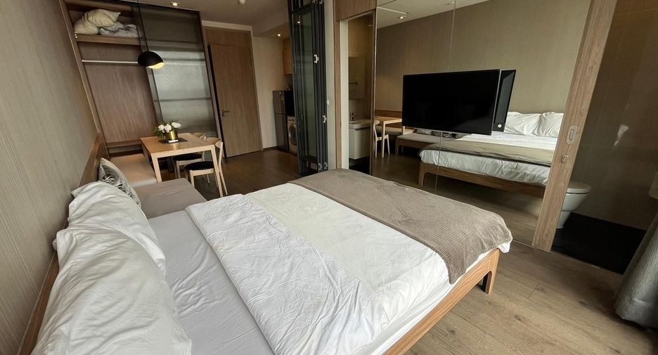 For rent studio condo in Khlong Toei, Bangkok