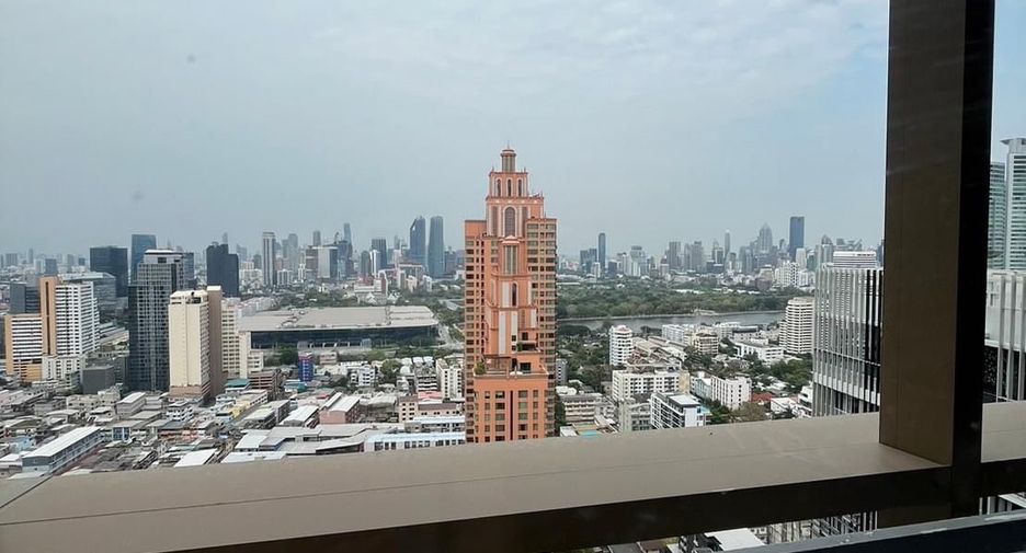 For rent studio condo in Khlong Toei, Bangkok