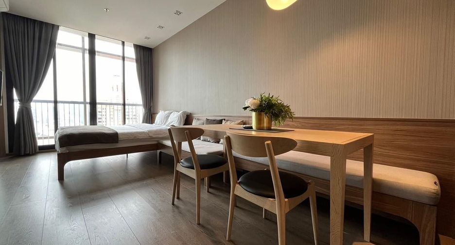 For rent studio condo in Khlong Toei, Bangkok