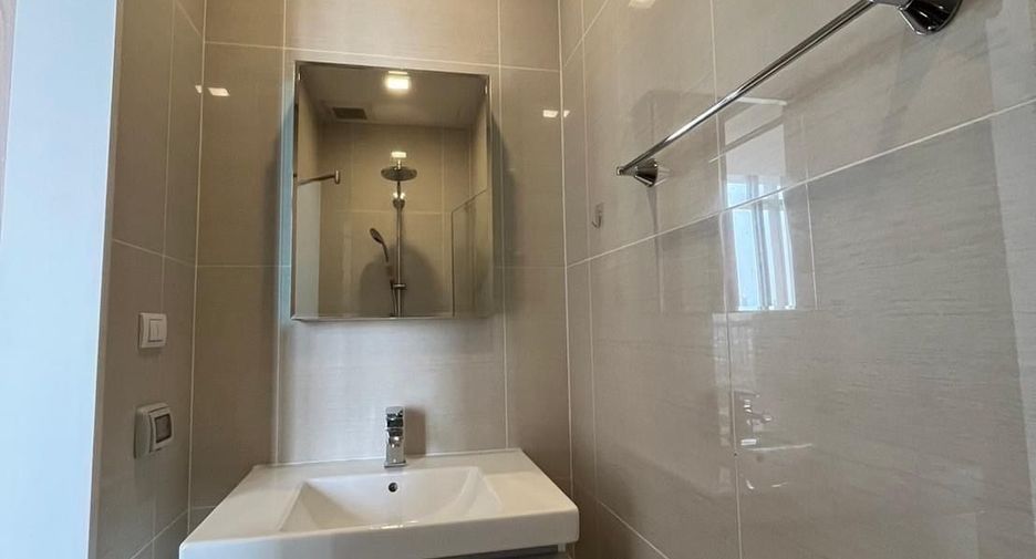 For rent studio condo in Khlong Toei, Bangkok
