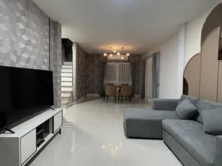 Haus zur Miete mit 3 Zimmer in Bang Phli, Samut Prakan