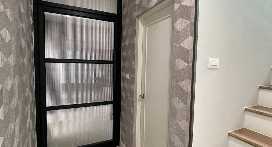 Haus zur Miete mit 3 Zimmer in Bang Phli, Samut Prakan