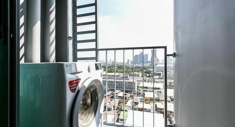 For rent and for sale studio condo in Phra Khanong, Bangkok