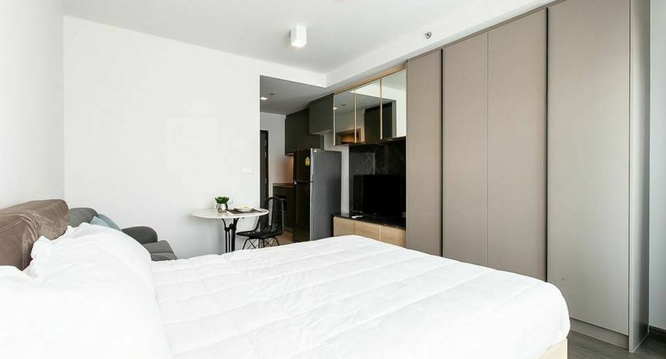 For rent and for sale studio condo in Phra Khanong, Bangkok
