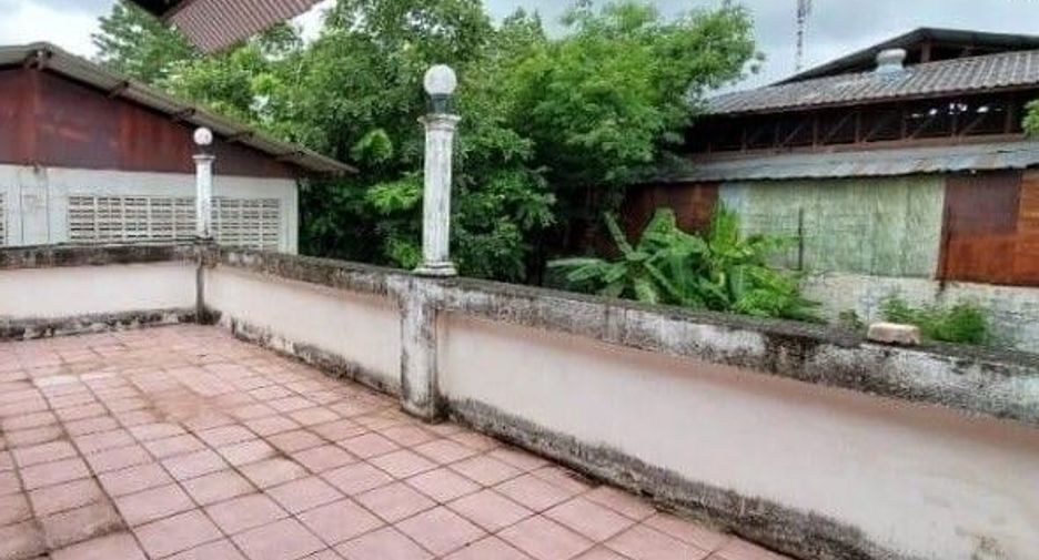 For sale 6 bedrooms house in Mueang Chiang Mai, Chiang Mai