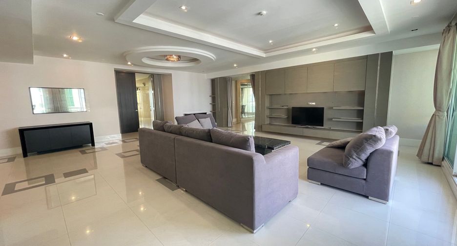 For rent 4 bedrooms condo in Khlong Toei, Bangkok