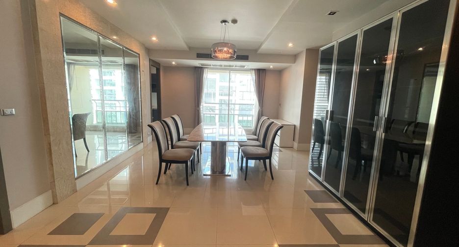 For rent 4 bedrooms condo in Khlong Toei, Bangkok