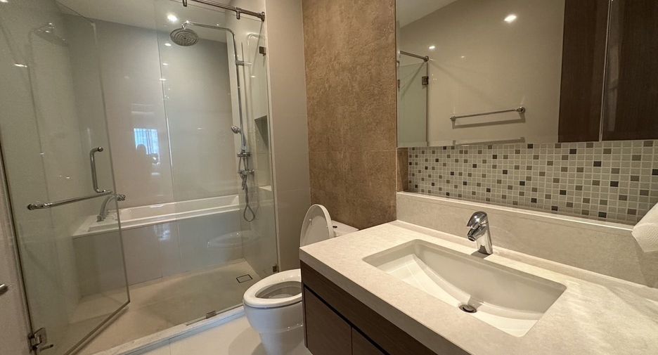 For rent 1 bed condo in Khlong Toei, Bangkok