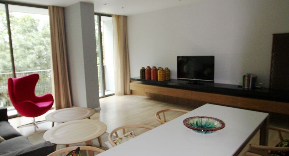 For rent 2 bedrooms condo in Watthana, Bangkok