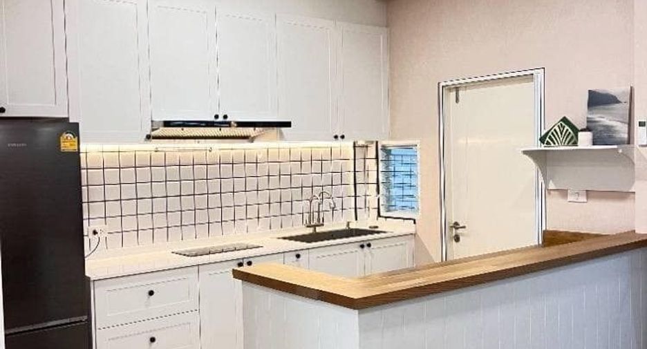 For rent 3 bedrooms townhouse in Prawet, Bangkok