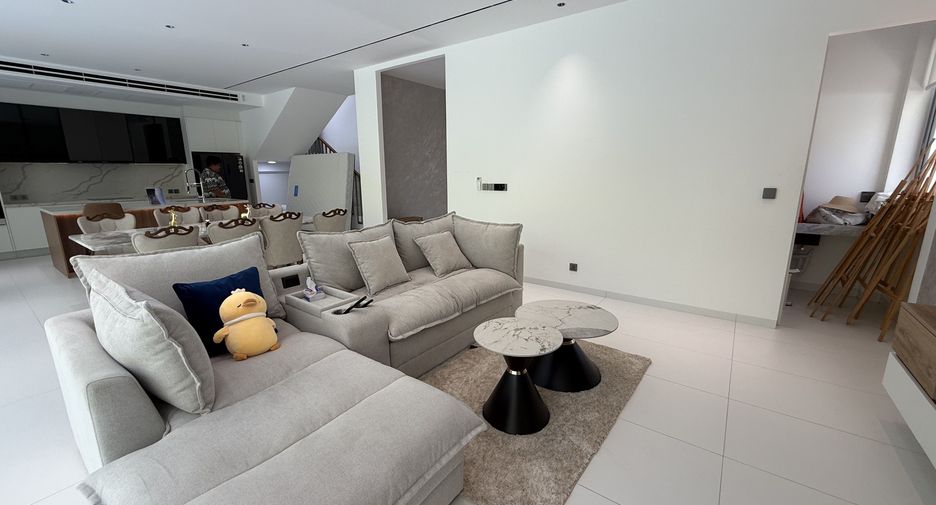For sale 4 bedrooms villa in Thalang, Phuket