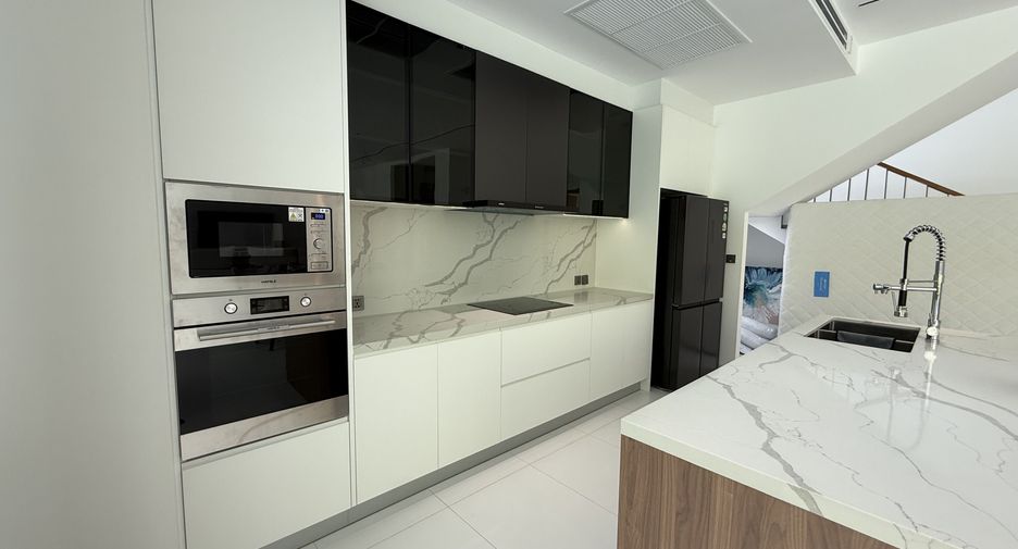 For sale 4 bedrooms villa in Thalang, Phuket