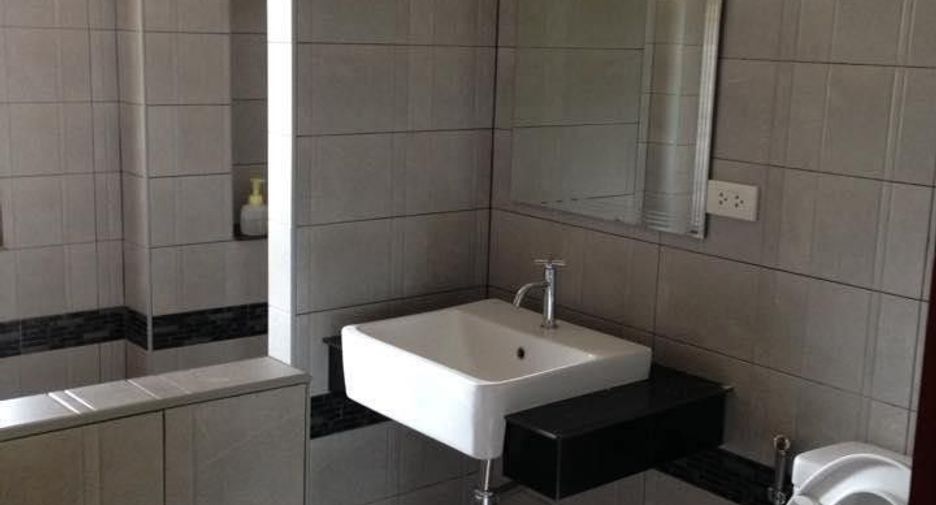 For sale 4 bedrooms villa in San Sai, Chiang Mai