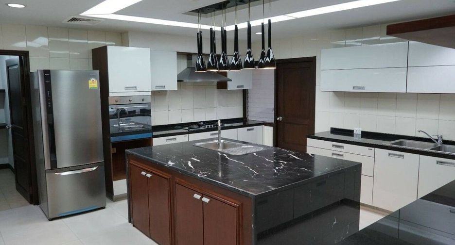 Wohnung zur Miete mit 3 Zimmer in Watthana, Bangkok
