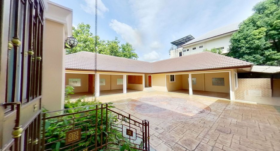 For sale 8 bedrooms villa in Doi Saket, Chiang Mai