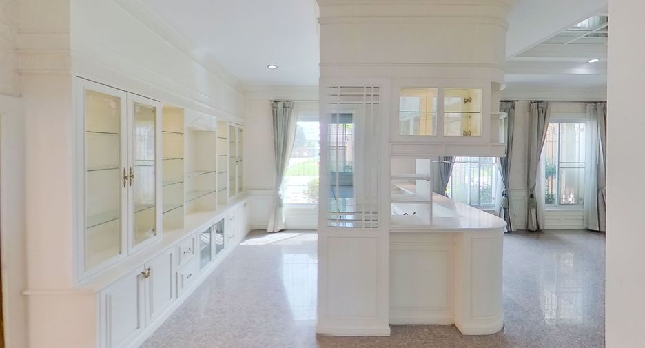 For sale 8 bedrooms villa in Doi Saket, Chiang Mai