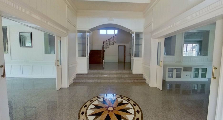 For sale 8 bedrooms villa in Doi Saket, Chiang Mai