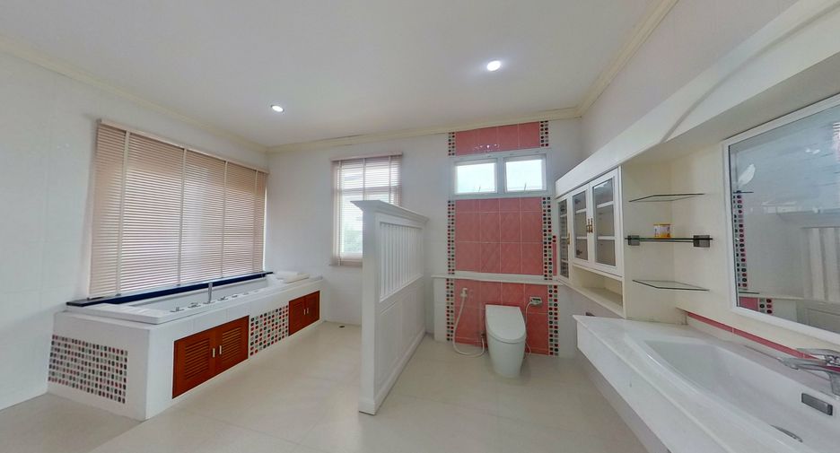 For sale 8 bedrooms villa in Doi Saket, Chiang Mai