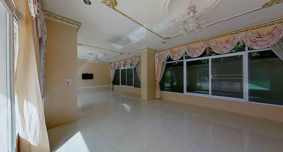 For sale 8 bedrooms villa in Doi Saket, Chiang Mai