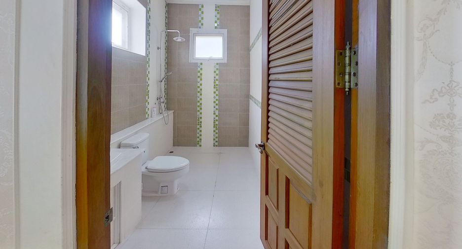 For sale 8 bedrooms villa in Doi Saket, Chiang Mai