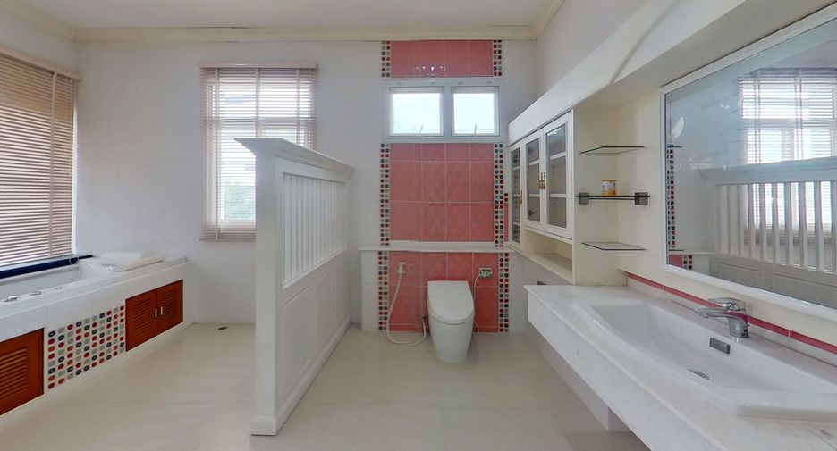 For sale 8 bedrooms villa in Doi Saket, Chiang Mai