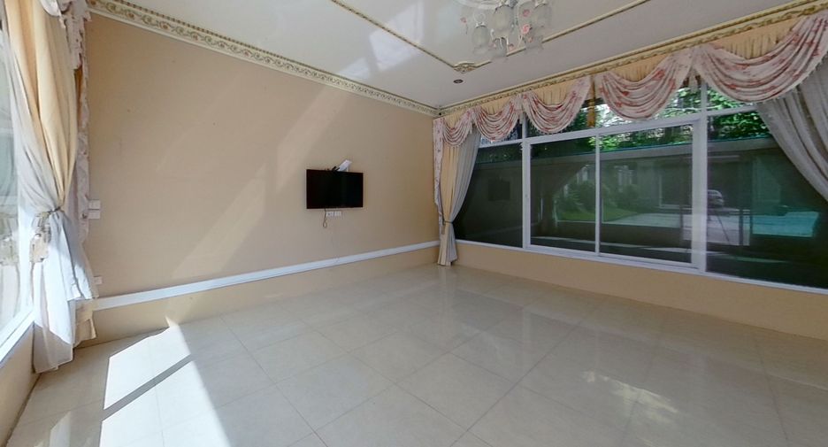 For sale 8 bedrooms villa in Doi Saket, Chiang Mai