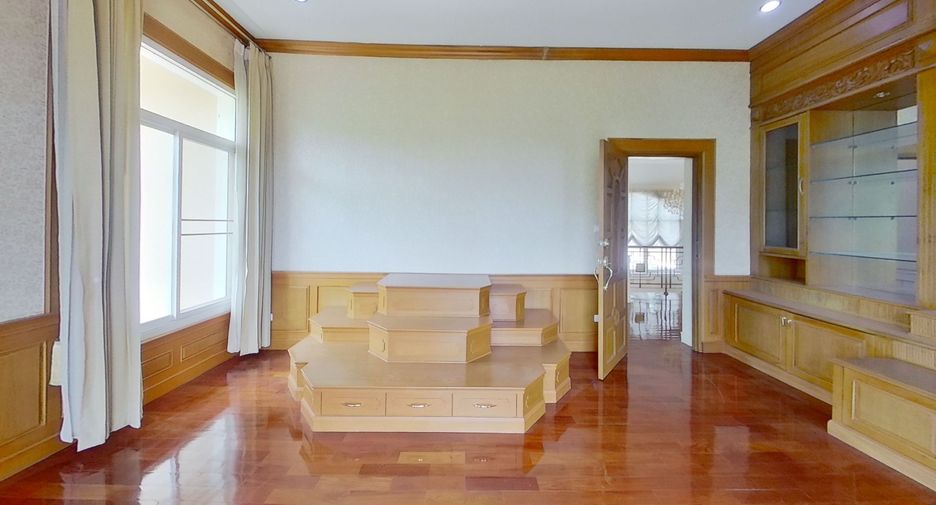 For sale 8 bedrooms villa in Doi Saket, Chiang Mai